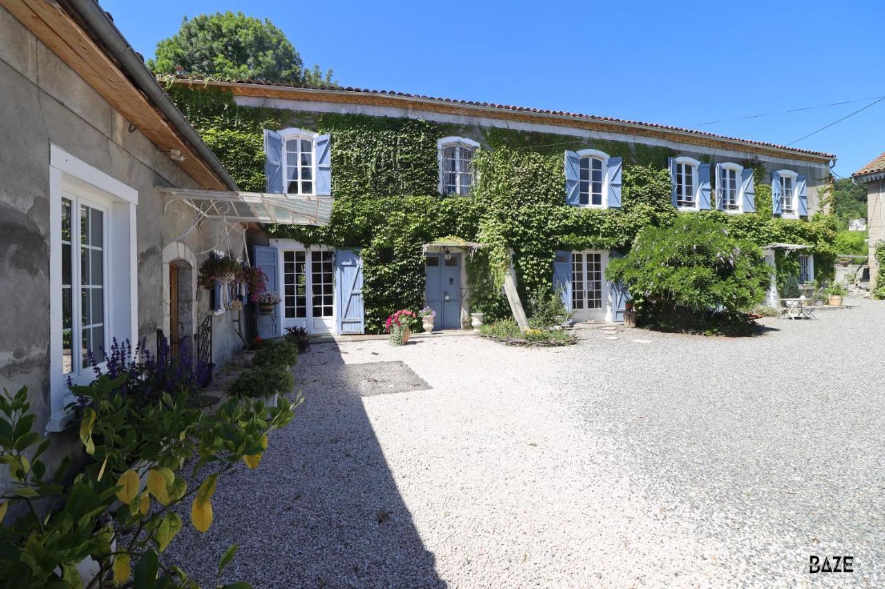 Centre De Bien-Etre Et Ses Chambres D'Hote Villeneuve-de-Riviere Luaran gambar
