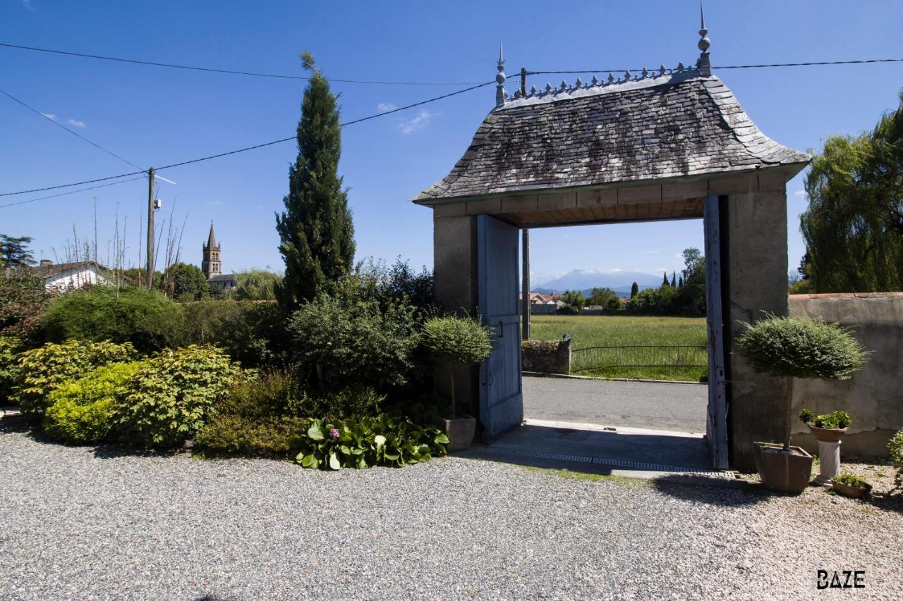Centre De Bien-Etre Et Ses Chambres D'Hote Villeneuve-de-Riviere Luaran gambar